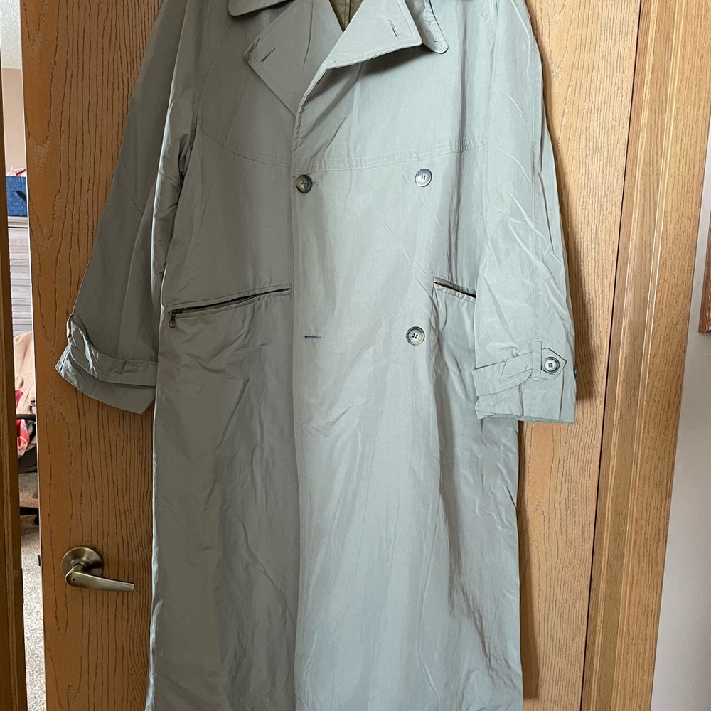 Montedoro Italian raincoat like new